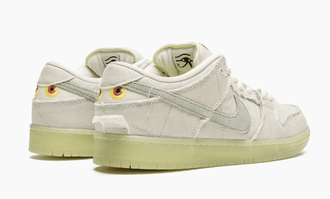 Nike SB Dunk Low Mummy Halloween сбоку