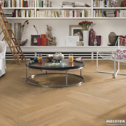 Паркетная доска Meister HS 500 Lindura Дуб классик Чистый 8928 в интерьере