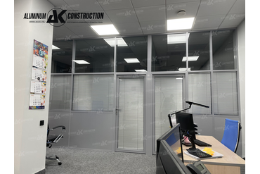 ОФИСНЫЕ ПЕРЕГОРОДКИ ДВОЙНОГО ОСТЕКЛЕНИЯ С ЖАЛЮЗИ
СПб