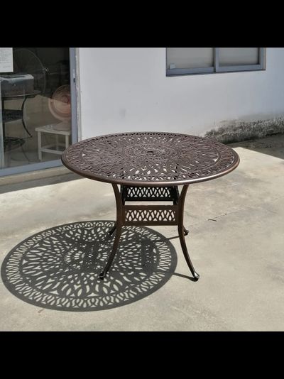 Стол садовый из литого алюминия 122 см. фото