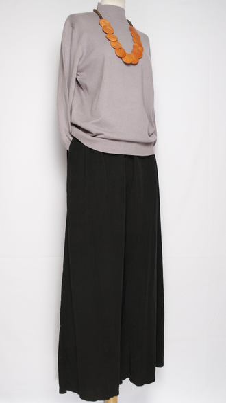 Брюки вельветовые"Палаццо защипы пояс" черные до 54