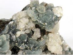 Халцедон зеленый, кварц, стильбит, Индия (92*64*40 мм, 182 г) №28813