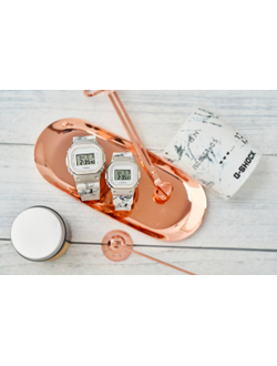 Часы Casio G-Shock GM-5600MAC-7