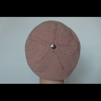 Розовый женский зимний берет с украшениями Vizio Италия 6973