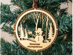 Елочная игрушка  "Снеговик в лесу"