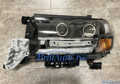 Фары Toyota Land Cruiser 200 черные Executive, БЕГАЮЩИЙ ПОВОРОТНИК