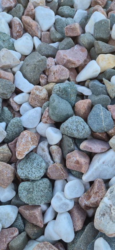 Крошка микс мраморная галтовка, фракция 20-40 мм