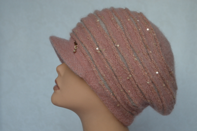 Розовая кепка с пайетками вязаная зимняя Vizio Италия 6720