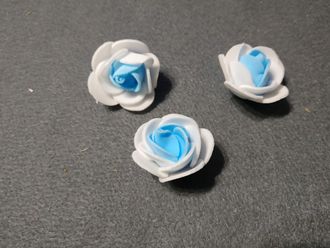 Розочки двухцветные бело-голубые, размер 3 см, цена за 1 шт