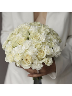 Букет невесты из розы и диантуса