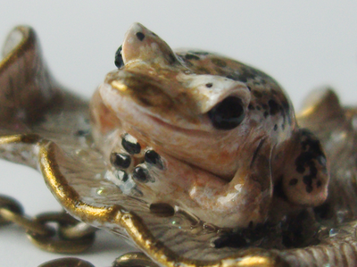 "Поймавшая звезду". Бохо-подвеска с лягушкой, барочным жемчугом и гематитовой звёздочкой