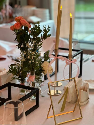 Номер на стол "Стекло в золотой рамке"