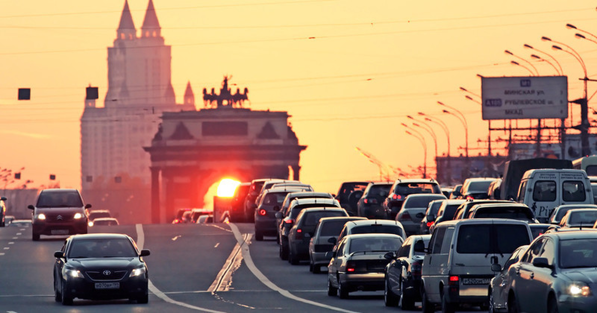 Дороги Москвы. Поток машин. Пробки в Москве. Город движение машин. Из москвы на машине на 3 дня