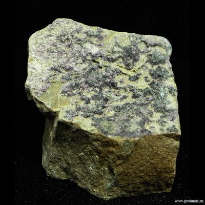 Флюорит (ратовкит) на буром кварците