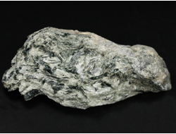 Актинолит в белом тальке, необработанный, дикий образец, Россия, Северный Кавказ, КЧР (68*34*25 мм, 60 г) №37768