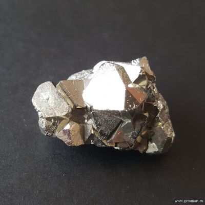 Пирит. Сросток октаэдрических кристаллов. Перу. 40*30*24 мм