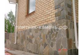 облицовка цоколя плитняком, природным камнем
