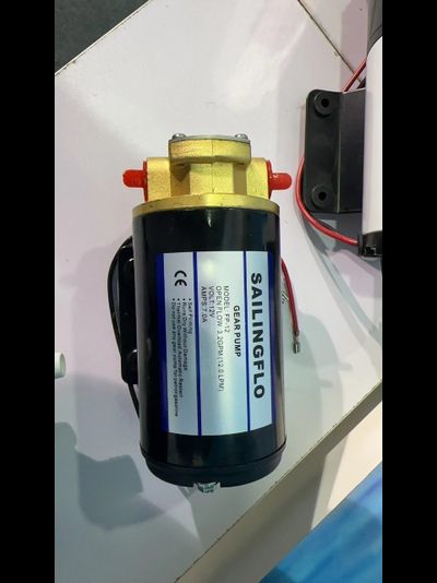 Sailingflo FP-12 - насос шестеренчатый, 12В