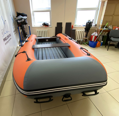 Моторная лодка REEF TRITON 360 НДНД вид с носа - MNELODKU.RU