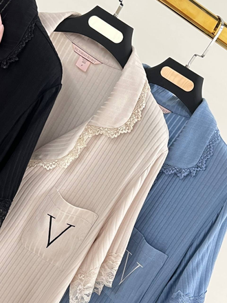 Домашняя одежда Виктория Сикрет с кружевом цвет голубой