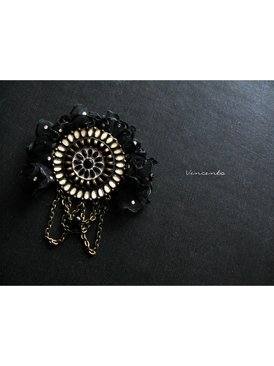 Тайна Галактики. Авторская брошь в готическом стиле