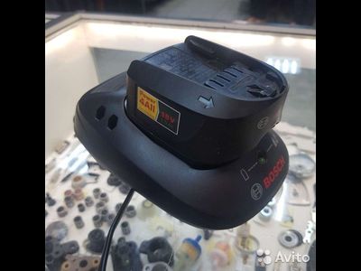 Зарядное устройство bosch 2607225273 + Аккумулятор б/у