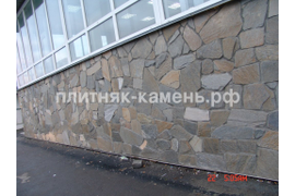 облицовка цоколя плитняком, природным камнем