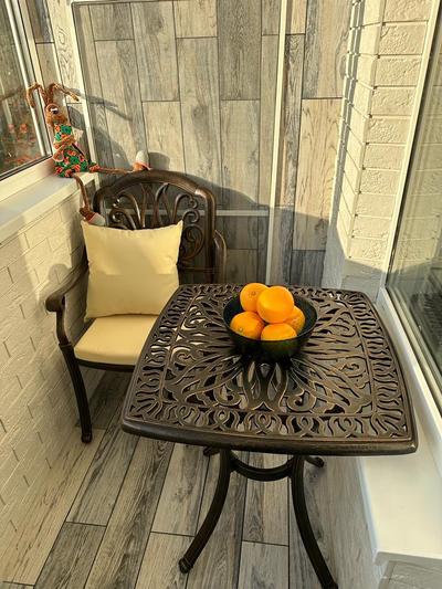 Литой кофейный стол MILAN