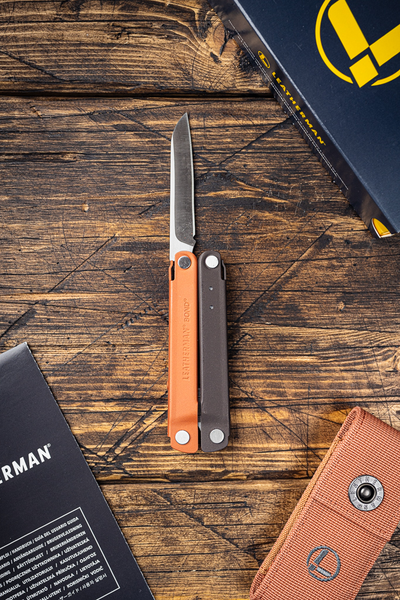 Leatherman Bond с чехлом на кнопке Burnt Sienna