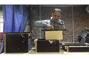 Использовались специальные заливочные каркасы со специальными вставками, для формирования технологического облегчения.