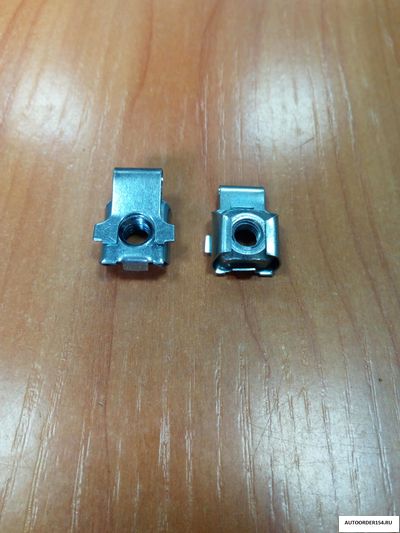 Скоба закладная с гайкой Ф6 фар Волга 31029-3711037 ( цена за 20 шт.)