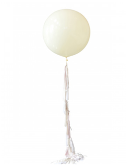 Гигант Белый с надписью и белой гирляндой