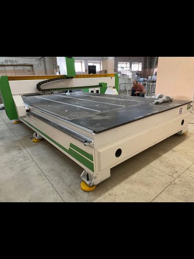 Фрезерно-гравировальный станок с ЧПУ WoodTec CH 2030L