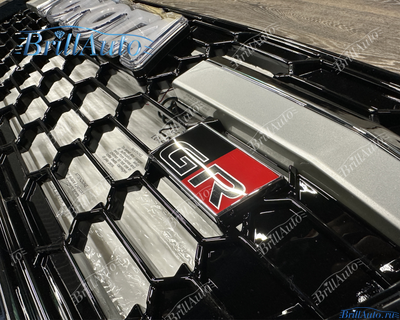 Решетка радиатора Toyota Land Cruiser 200 2007-2015 LED с подсветкой в стиле 300 GR Sport