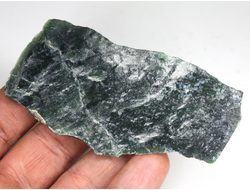 Серпентин, необработанный, дикий образец, Россия, КЧР, Урупский район (92*43*4 мм, 28 г) №37603