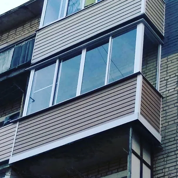 остекление и отделка балкона сайдингом
