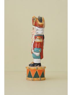 Щелкунчик на барабане