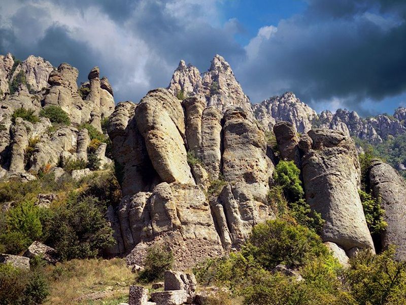 Недалеко от Алушты, в поселке Лучистое