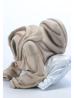 Фигурка Невидимка на подушке (Makura)