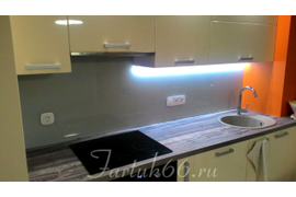 Однотонный серый фартук