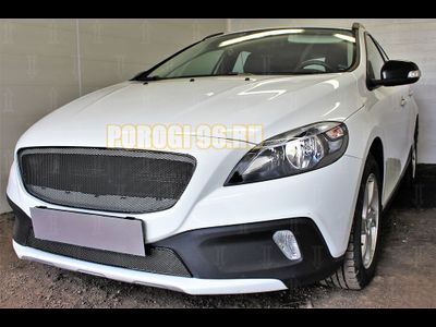 Защита радиатора Volvo V40 Cross Country 2012-2016 black верх PREMIUM (3D устанавливается вместо штатной)