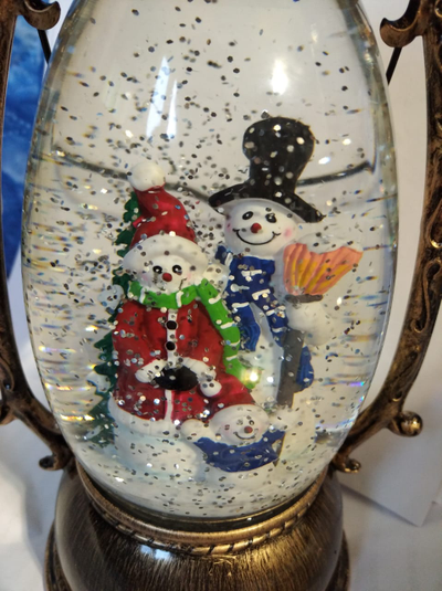 Новогодний музыкальный фонарик "Дед Мороз" со снегом и USB кабелем, 25х10х10см (6 видов)