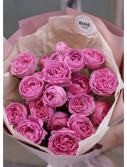 7 пионовидных роз "Misty Bubbles"