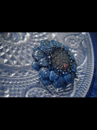 "Каллистефус Галактика", мини брошь с космическим цветком