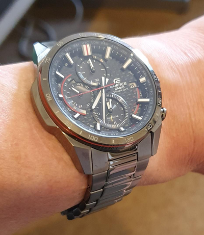 Часы Casio Edifice EQW-A2000DC-1A