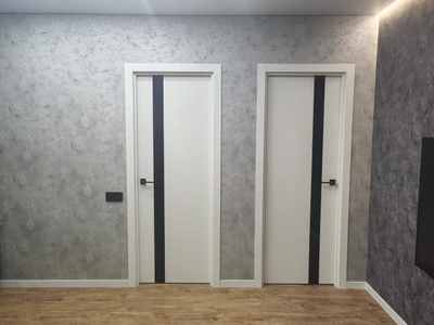 ALBERO (АЛЬБЕРО). ГЕОМЕТРИЯ-6. ЭМАЛЬ БЕЛАЯ/ ВЕРТИКАЛЬНАЯ ВСТАВКА из ЧЕРНОГО СТЕКЛА LACOBEL