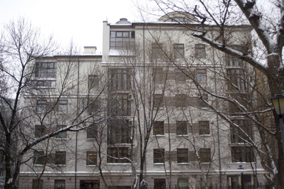 Реклама на стойках в домах район Арбат