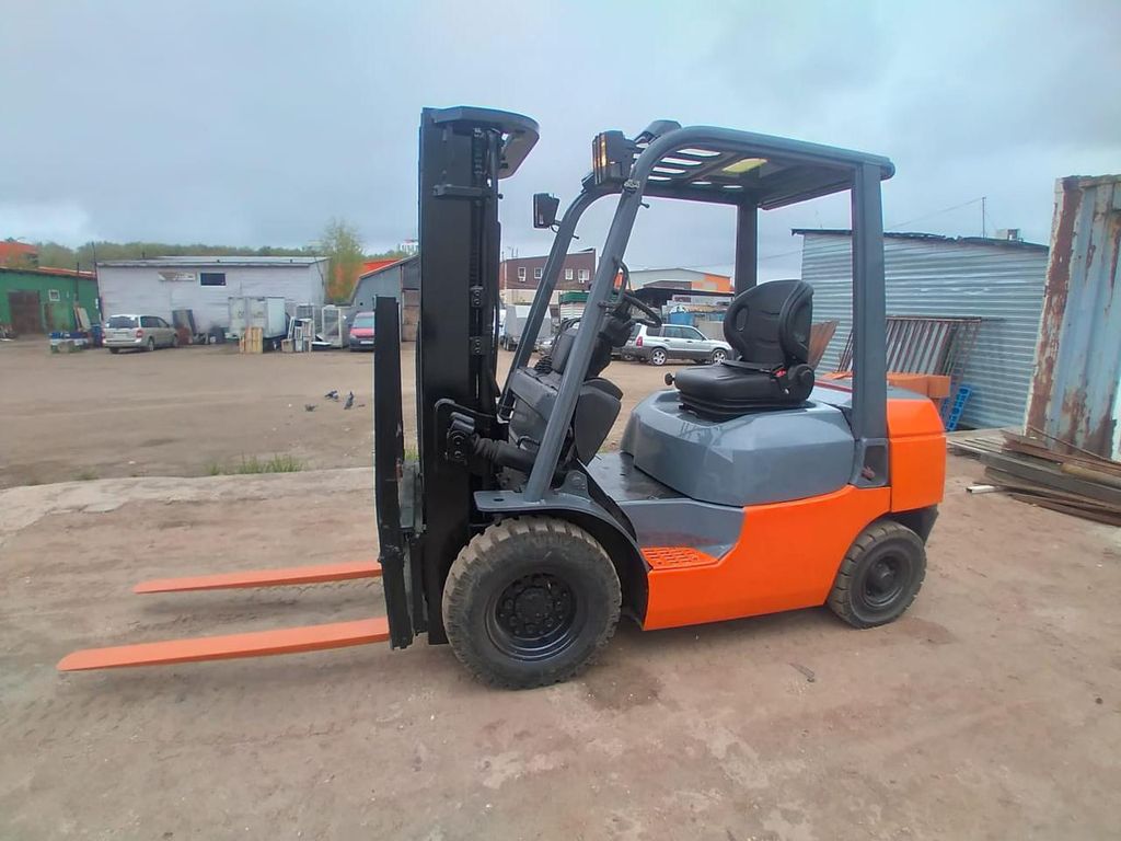 Погрузчик бу NISSAN 520тыс.руб REGBNM