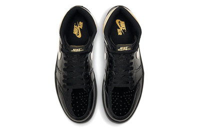 спортивные мужские кроссовки Nike Air Jordan 1 Retro High OG 'Black Metallic Gold' 555088-032