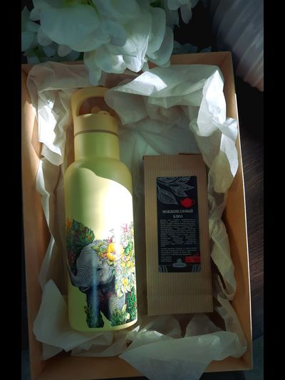 Подарочный набор: термос и чай